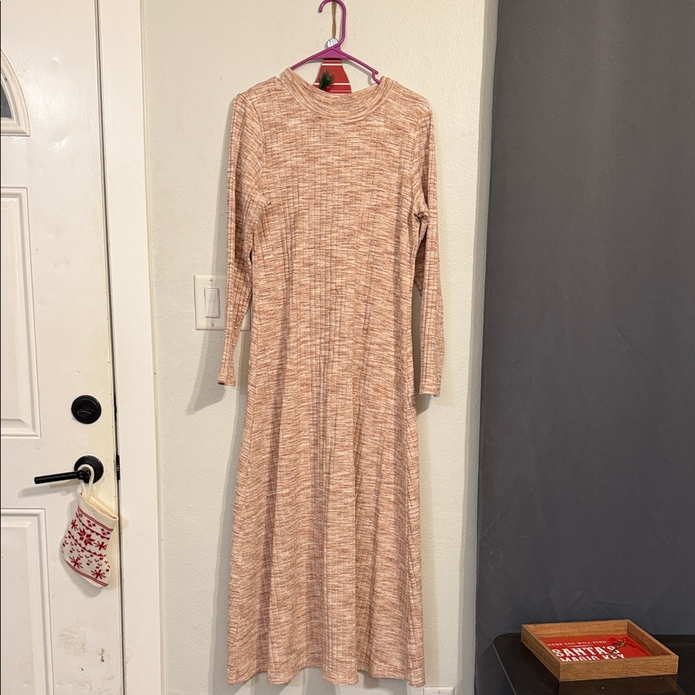 Old Navy Long Sleeve Dress in Tan